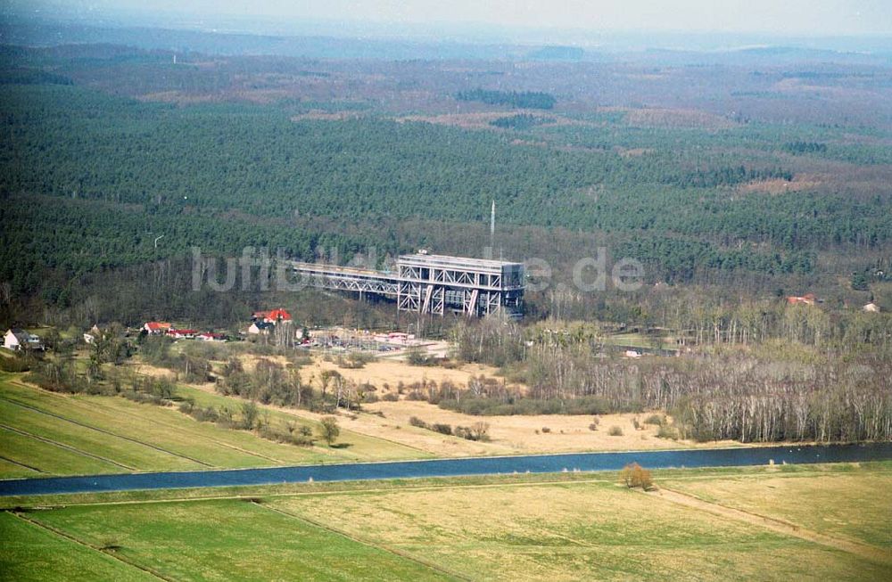 Niederfinow aus der Vogelperspektive: Schiffshebewerk am Finowkanal