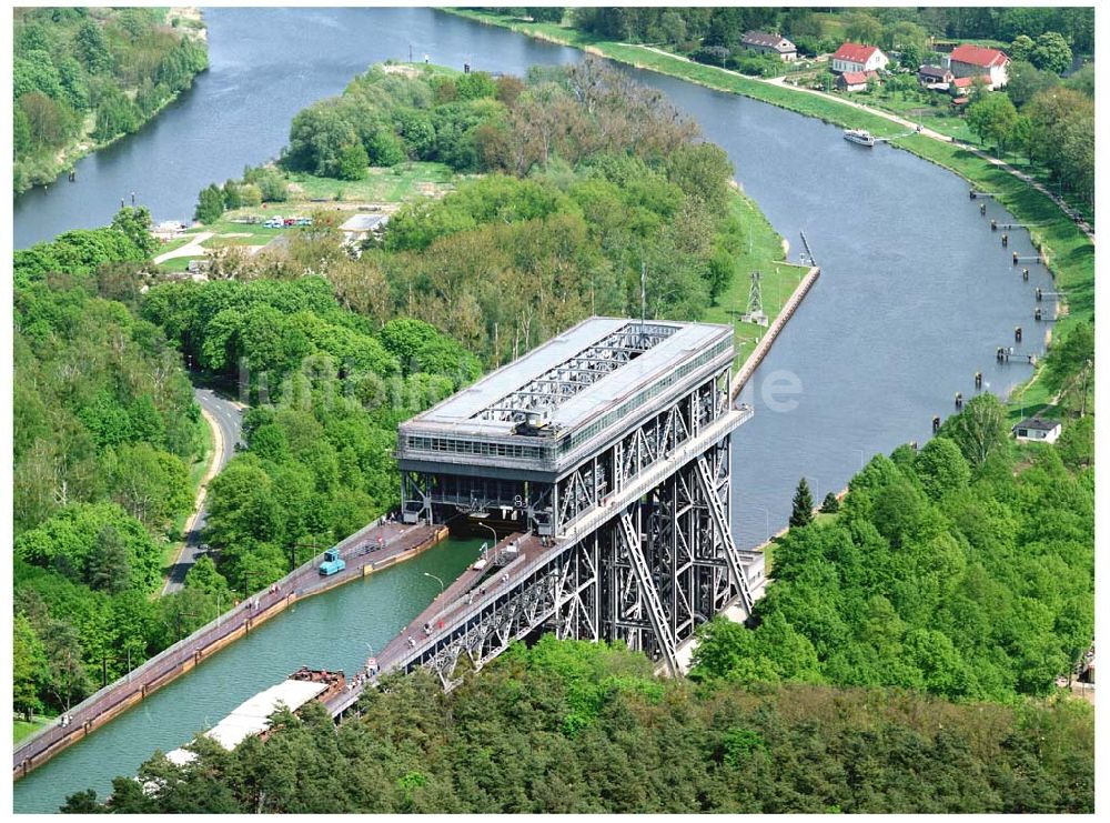 Luftaufnahme Niederfinow / BRB - Schiffshebewerk am Finowkanal