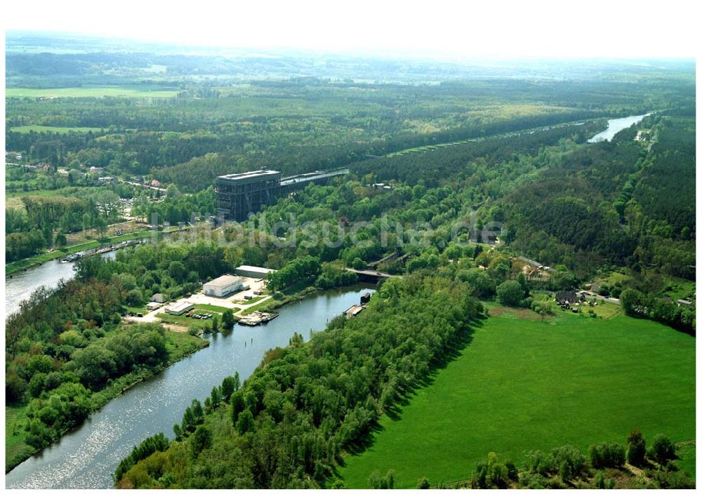 Luftbild Niederfinow / BRB - Schiffshebewerk am Finowkanal