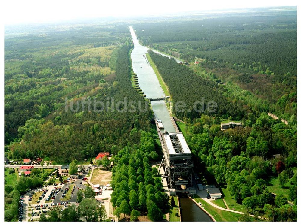 Niederfinow / BRB von oben - Schiffshebewerk am Finowkanal