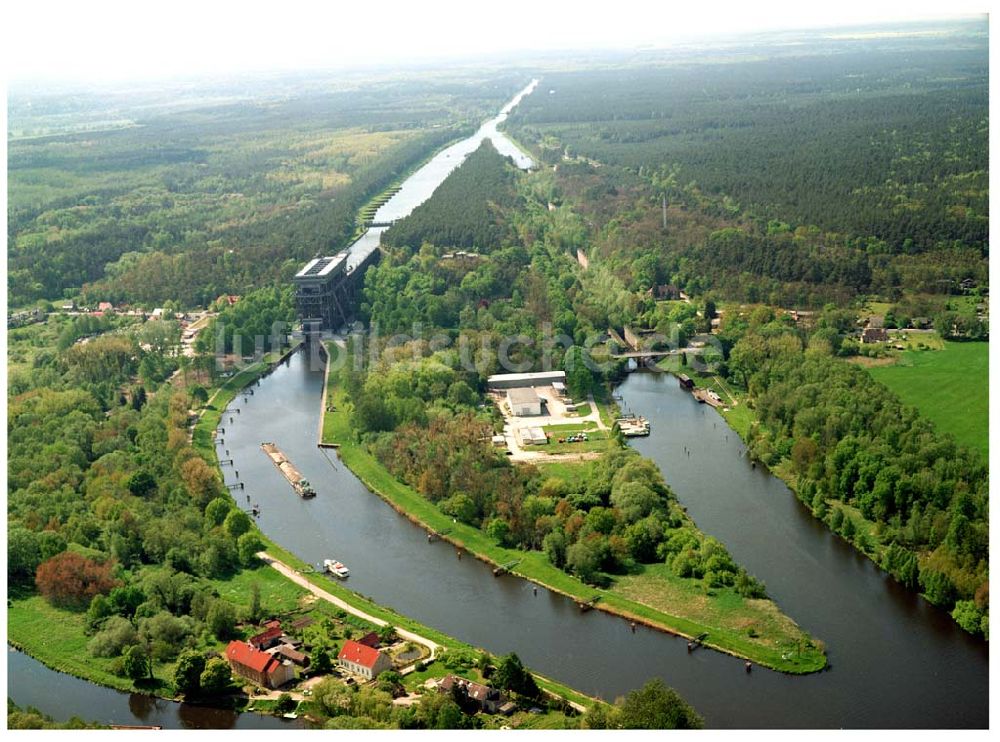 Niederfinow / BRB von oben - Schiffshebewerk am Finowkanal