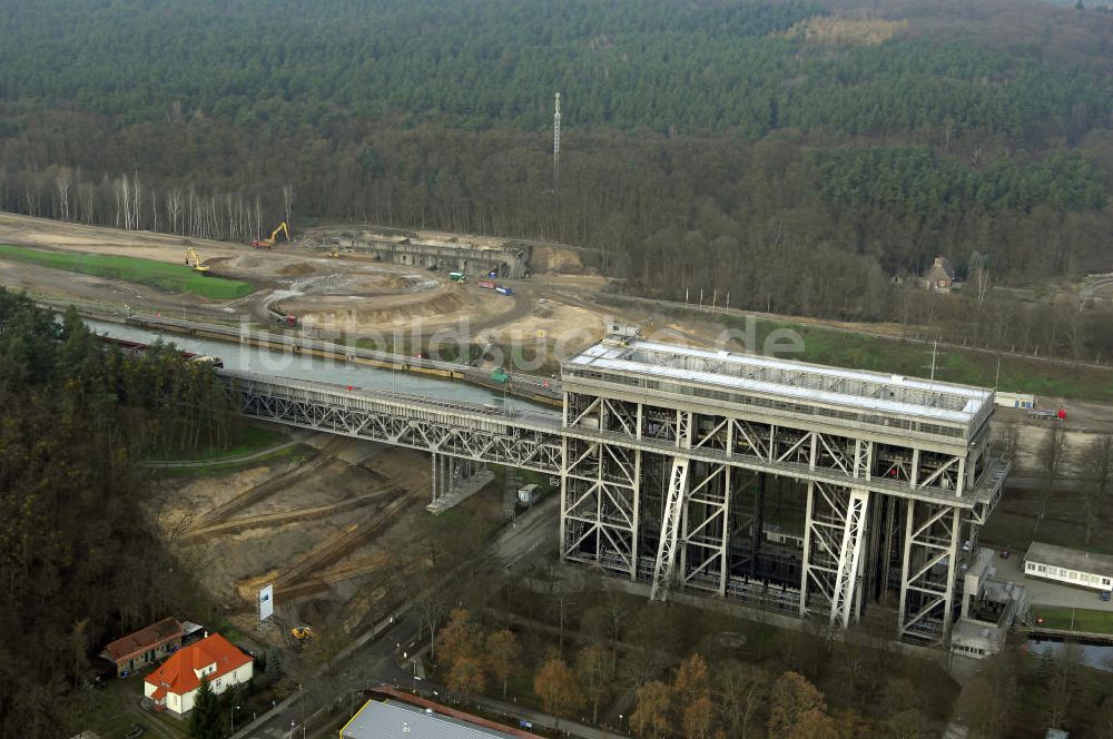 Niederfinow aus der Vogelperspektive: Schiffshebewerk Niederfinow mit Erweiterungsbaustelle und Neubaufläche