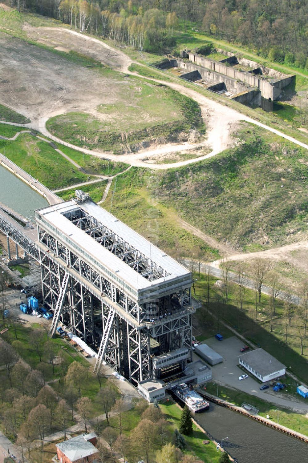 Niederfinow aus der Vogelperspektive: Schiffshebewerk Niederfinow mit Neubaufläche