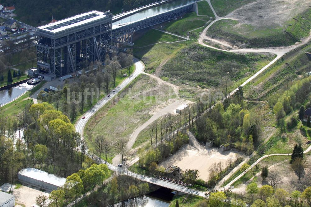 Niederfinow von oben - Schiffshebewerk Niederfinow mit Neubaufläche