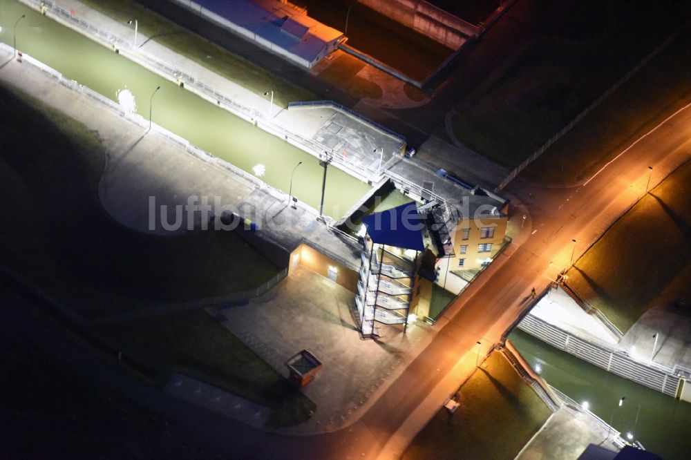 Luftaufnahme Magdeburg - Schiffshebewerk und Schleusenanlagen am Ufer der Wasserstraße des Abstiegskanal Rothensee im Ortsteil Rothensee in Magdeburg im Bundesland Sachsen-Anhalt