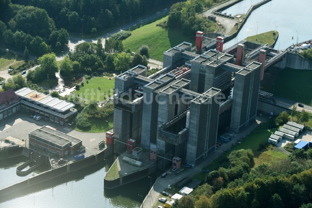 Luftbild Scharnebeck - Schiffshebewerk und Schleusenanlagen am Ufer der Wasserstraße des Elbe-Seitenkanal in Scharnebeck im Bundesland Niedersachsen, Deutschland