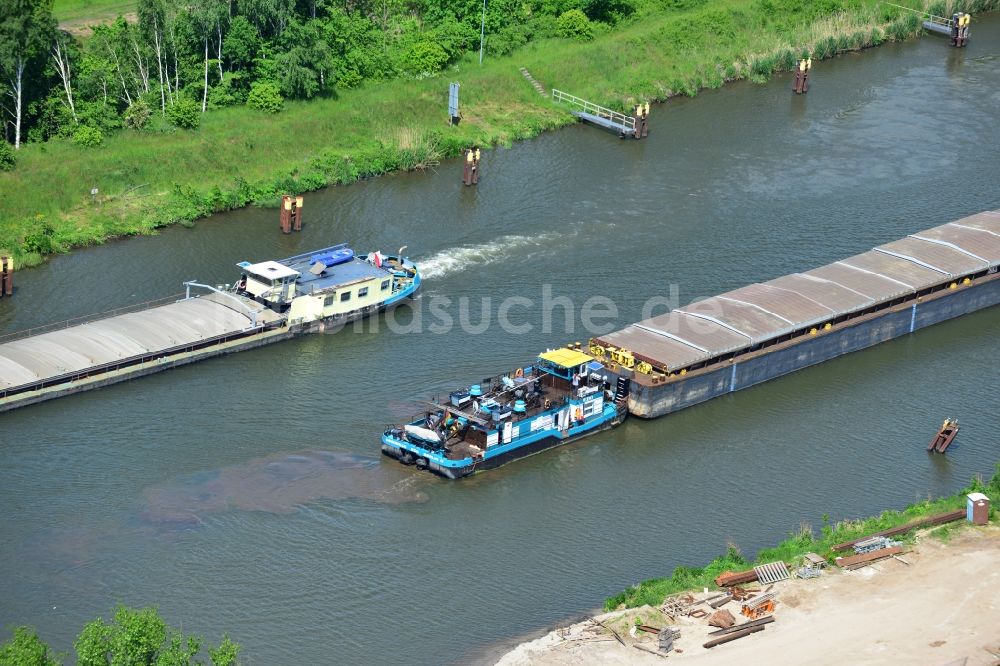 Zerben von oben - Schiffsverkehr von Schubverbänden im Bereich der Schleuse Zerben auf der Wasserstraße des Elbe-Havel-Kanal im Bundesland Sachsen-Anhalt