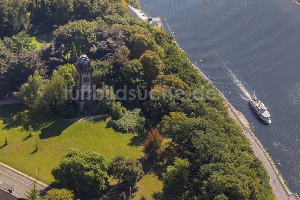 Mülheim an der Ruhr von oben - Schiffsverkehr am Turm des Bismarckturm auf dem Kahlenberg in Mülheim an der Ruhr in Nordrhein-Westfalen