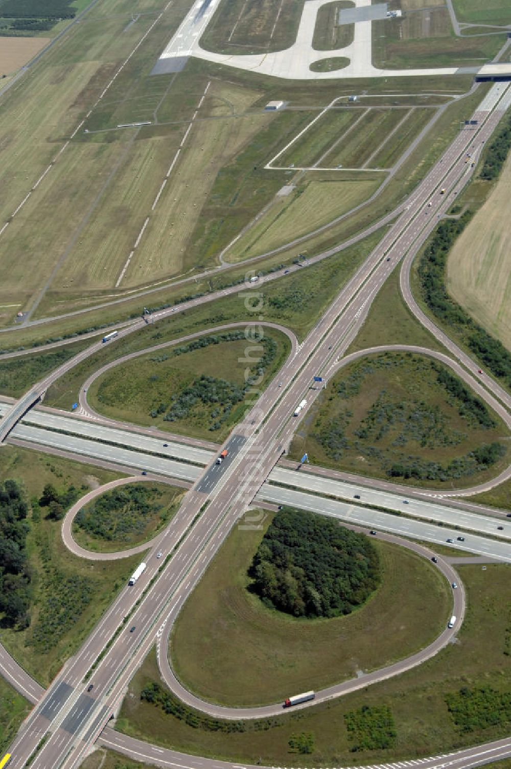 Luftaufnahme Schkeuditz - Schkeuditzer Kreuz bei Leipzig