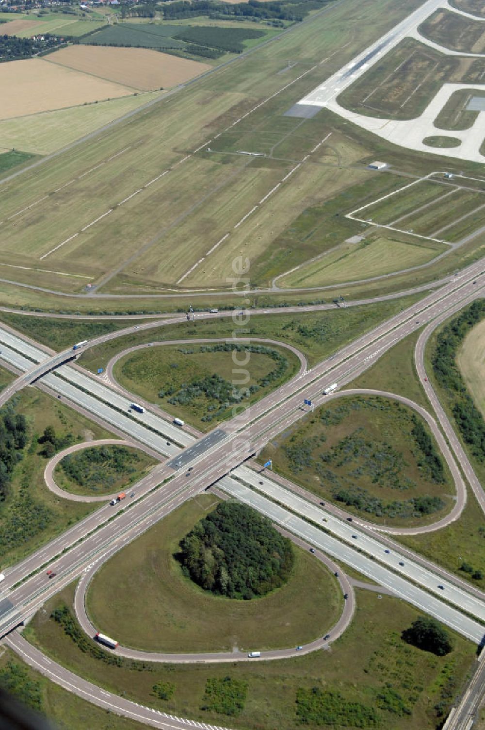 Schkeuditz von oben - Schkeuditzer Kreuz bei Leipzig