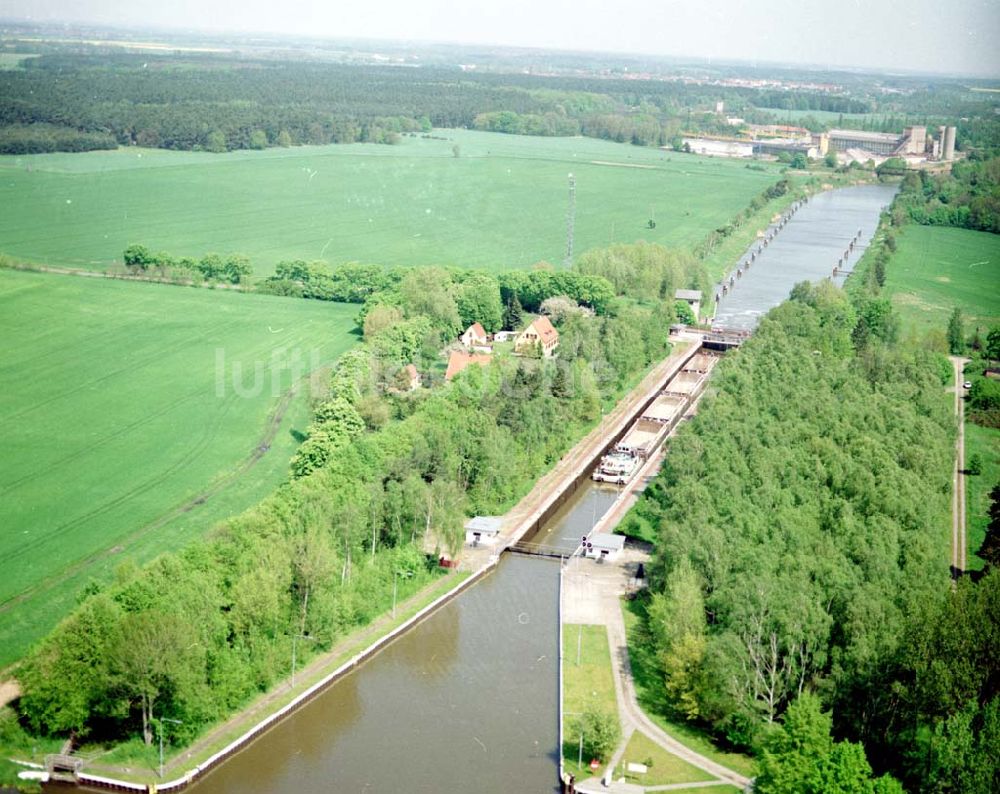 Niegripp aus der Vogelperspektive: Schleuse bei Niegripp am Elbe-Havel-Kanal.