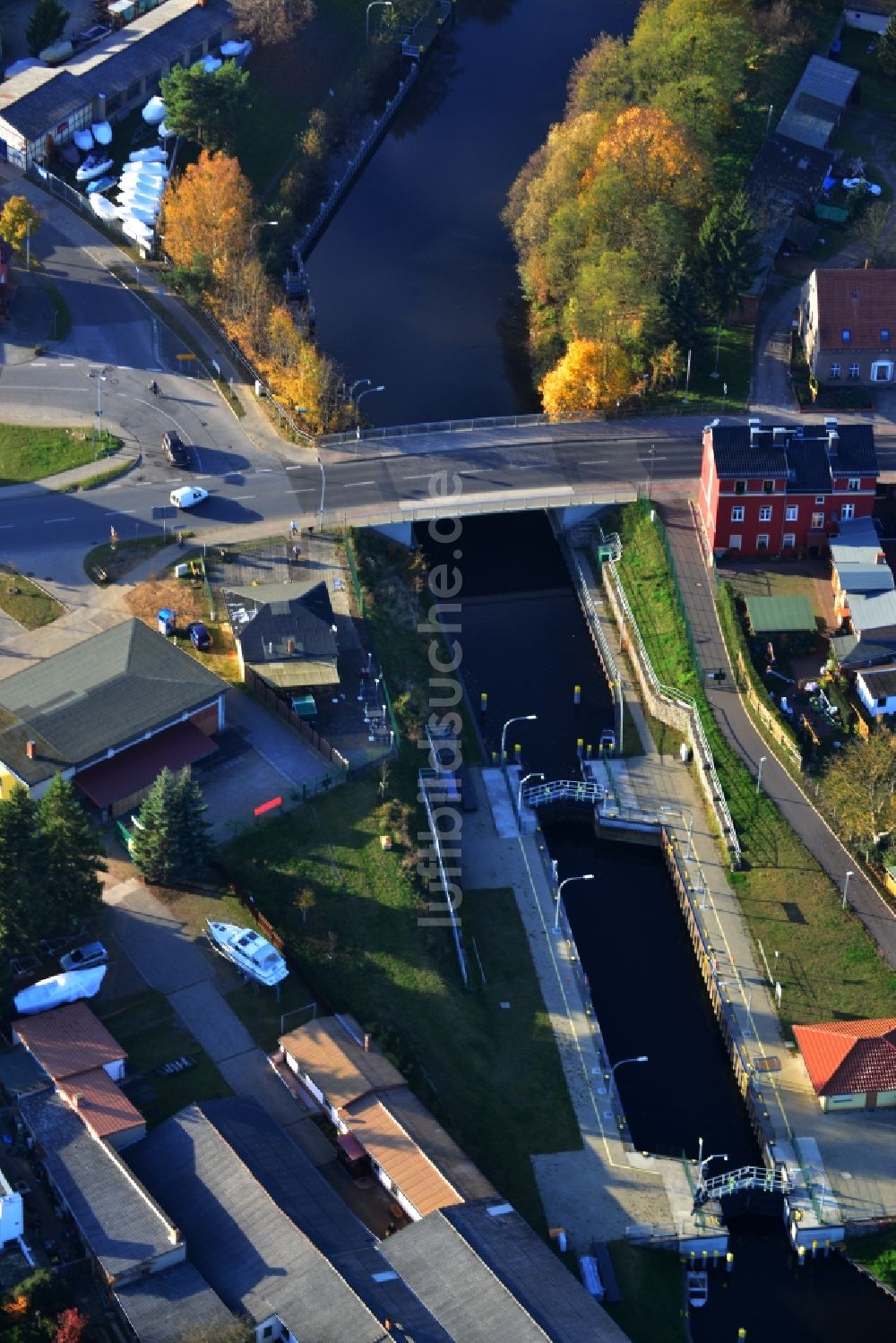 Luftaufnahme Fürstenberg/Havel - Schleuse an der Brandenburger Straße in Fürstenberg / Havel im Bundesland Brandenburg