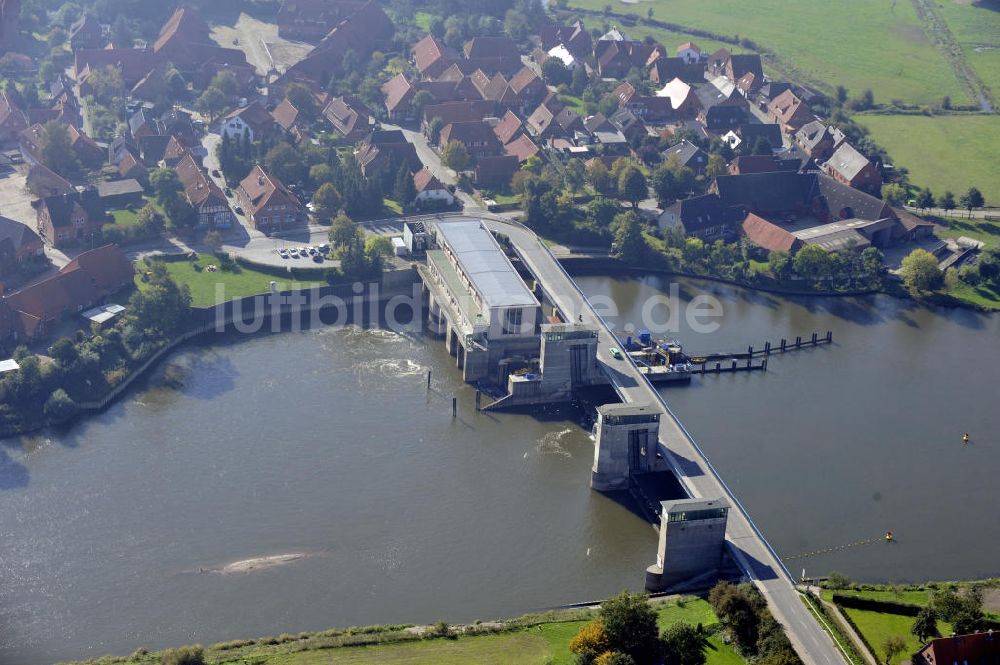 Drakenburg aus der Vogelperspektive: Schleuse Drakenburg in Niedersachsen