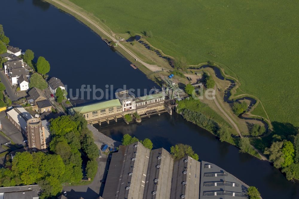 Luftaufnahme Wetter - Schleuse am Flußverlauf der Ruhr mit Fischtreppe zur Ruhrstaustufe am Obergraben in Wetter im Ruhrgebiet im Bundesland Nordrhein-Westfalen