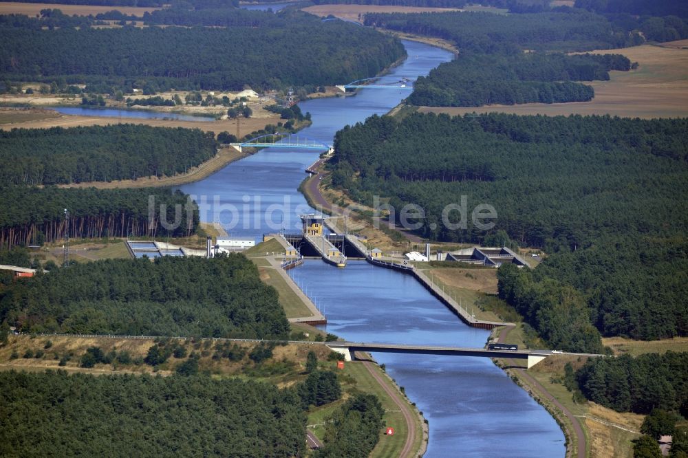 Hohenwarthe von oben - Schleuse Hohenwarthe am Elbe-Havel-Kanal am Wasserstraßenkreuz MD bei Hohenwarthe in Sachsen-Anhalt