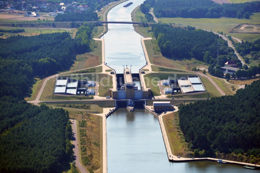 Luftaufnahme Hohenwarthe - Schleuse Hohenwarthe am Elbe-Havel-Kanal am Wasserstraßenkreuz MD bei Hohenwarthe in Sachsen-Anhalt