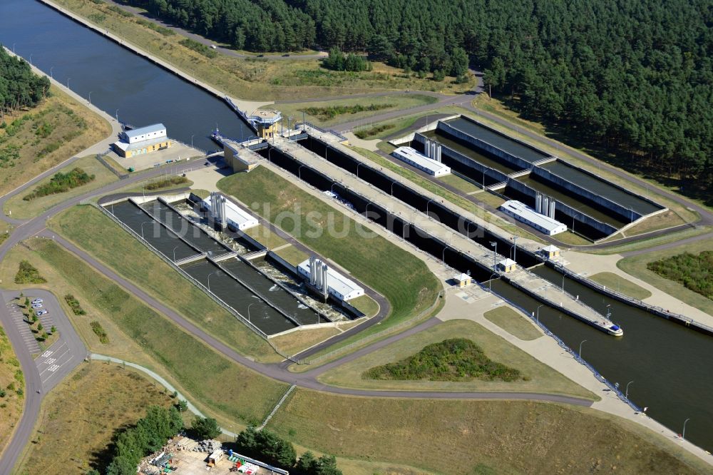 Luftbild Hohenwarthe - Schleuse Hohenwarthe am Elbe-Havel-Kanal am Wasserstraßenkreuz MD bei Hohenwarthe in Sachsen-Anhalt