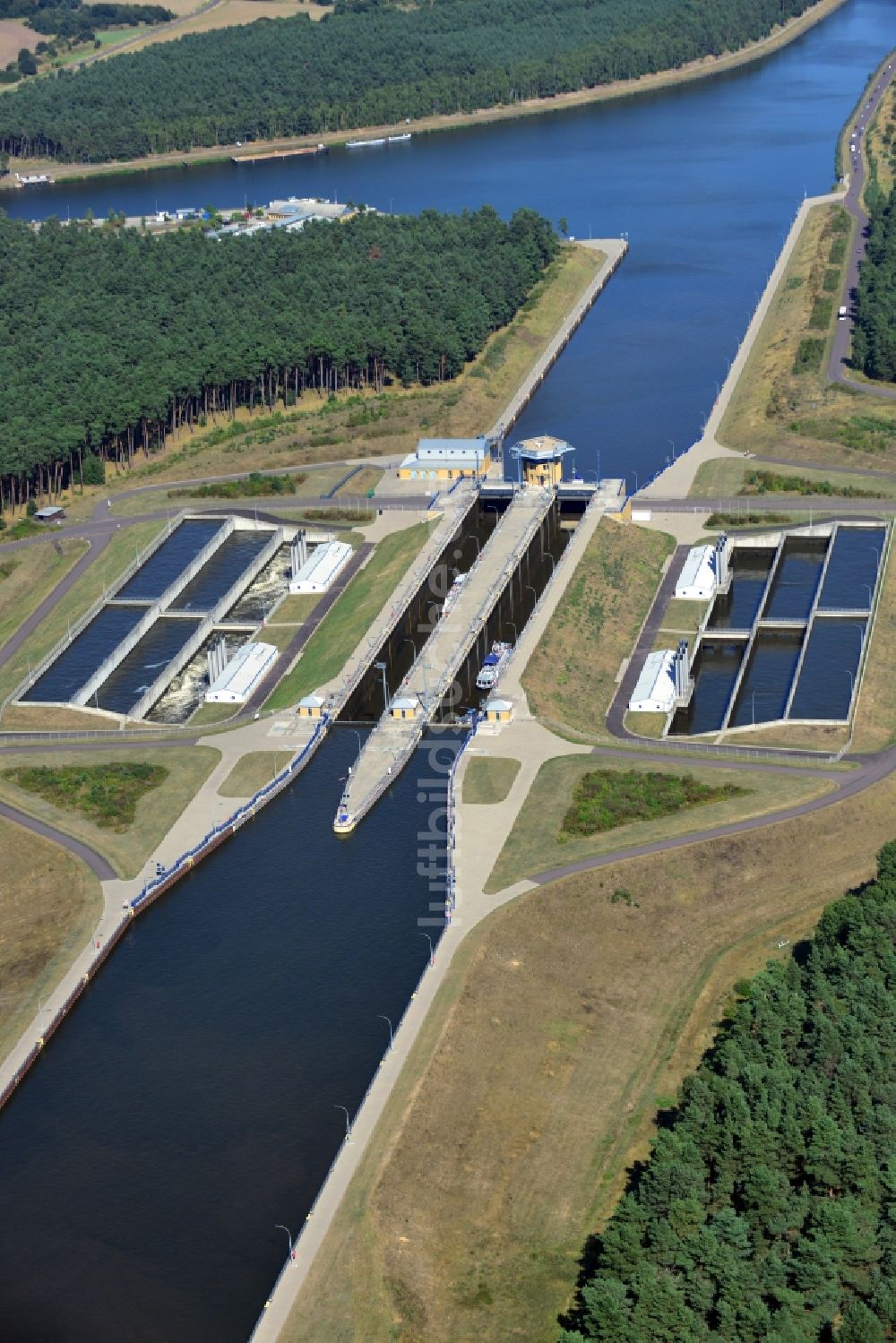 Hohenwarthe aus der Vogelperspektive: Schleuse Hohenwarthe am Elbe-Havel-Kanal am Wasserstraßenkreuz MD bei Hohenwarthe in Sachsen-Anhalt