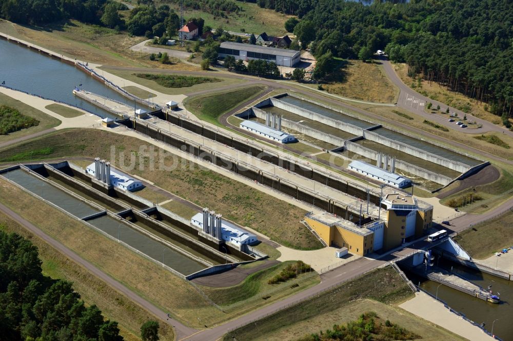 Hohenwarthe von oben - Schleuse Hohenwarthe am Elbe-Havel-Kanal am Wasserstraßenkreuz MD bei Hohenwarthe in Sachsen-Anhalt