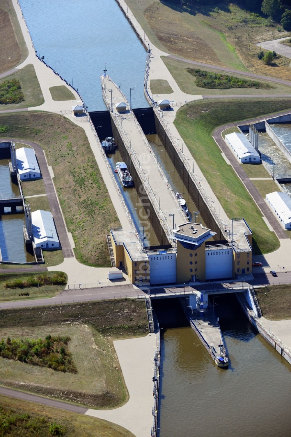 Luftbild Hohenwarthe - Schleuse Hohenwarthe am Elbe-Havel-Kanal am Wasserstraßenkreuz MD bei Hohenwarthe in Sachsen-Anhalt