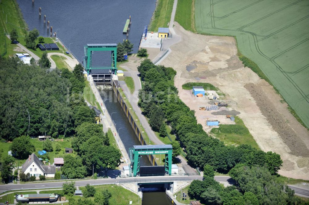 Niegripp von oben - Schleuse Niegripp am Wasserstrassenkreuz Magdeburg