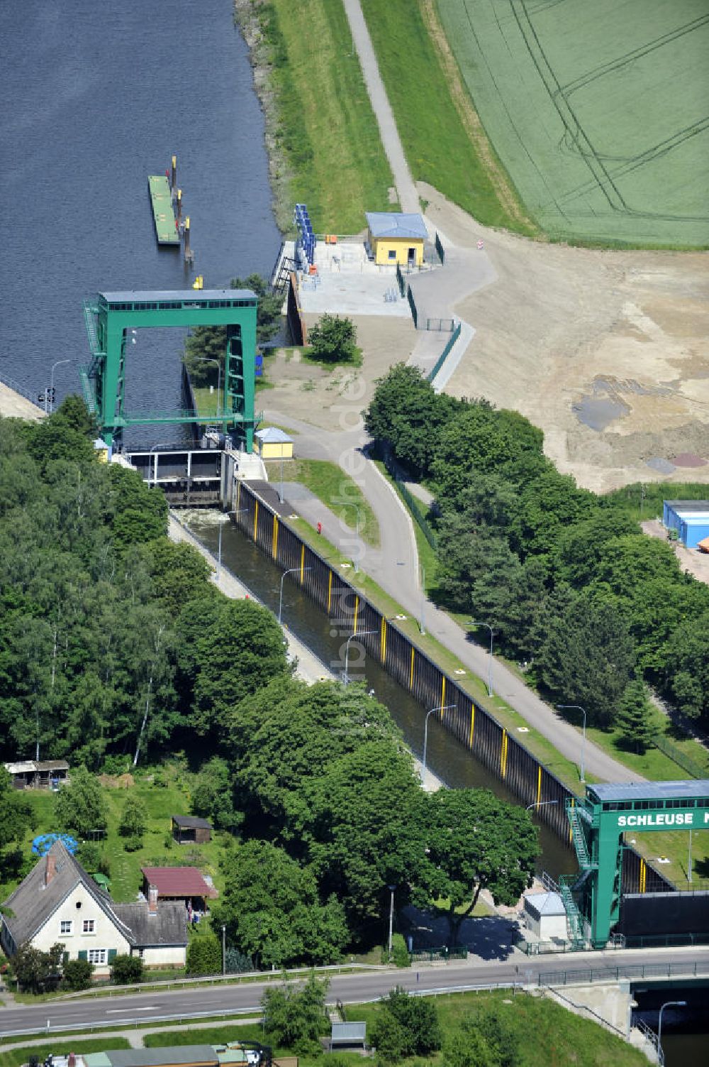 Luftbild Niegripp - Schleuse Niegripp am Wasserstrassenkreuz Magdeburg