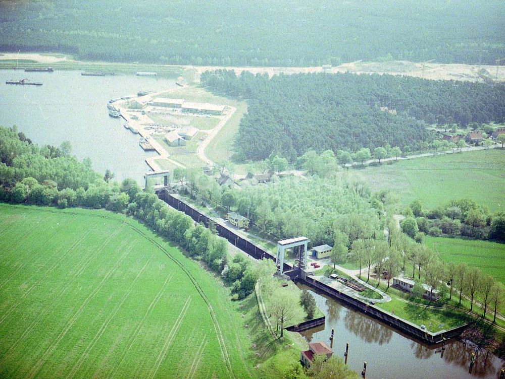 Niegripp von oben - Schleuse Niegripp am Wasserstraßenkreuz Magdeburg.