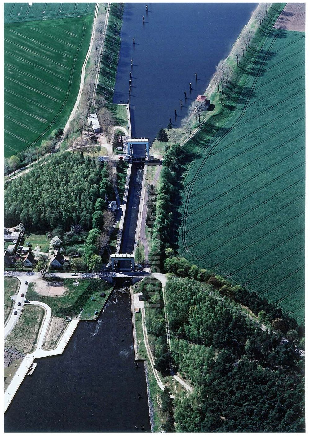 Luftbild Niegripp - Schleuse Niegripp am Wasserstraßenkreuz Magdeburg.