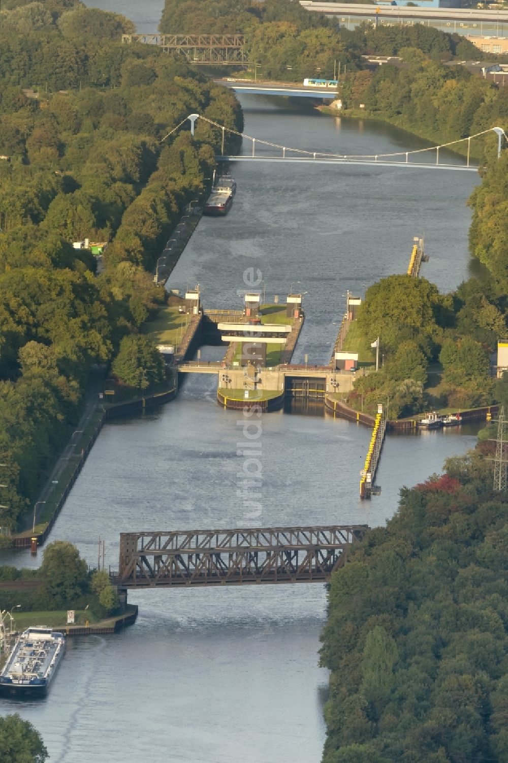 Essen von oben - Schleuse am Rhein-Herne-Kanal bei Gelsenkirchen im Ruhrgebiet in Nordrhein-Westfalen