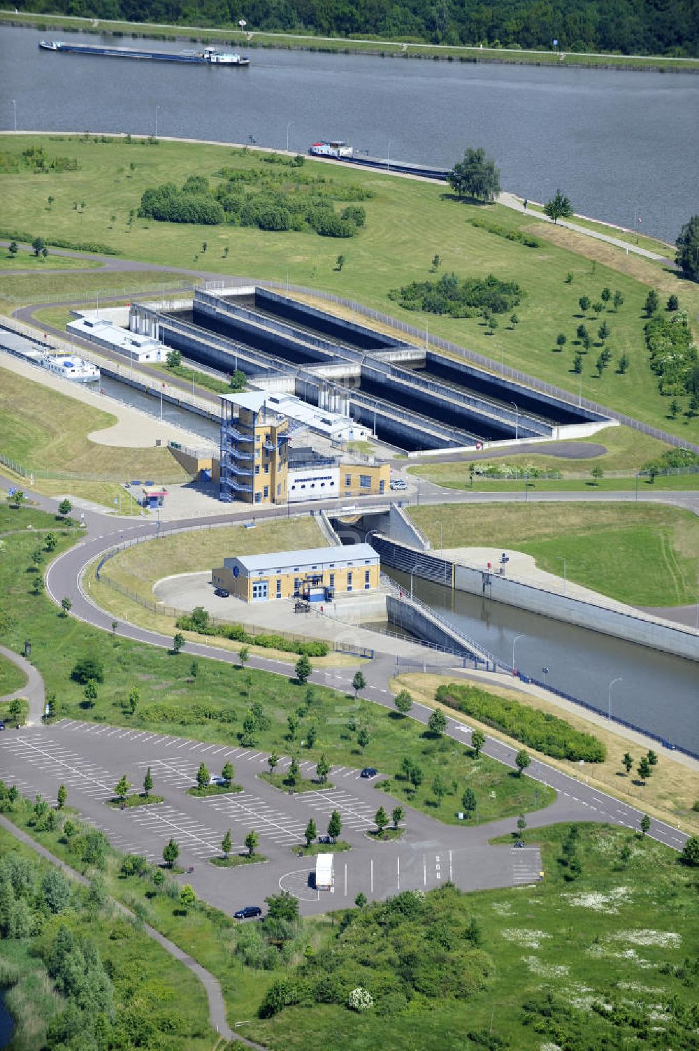 Luftaufnahme Rothensee - Schleuse Rothensee am Wasserstrassenkreuz Magdeburg