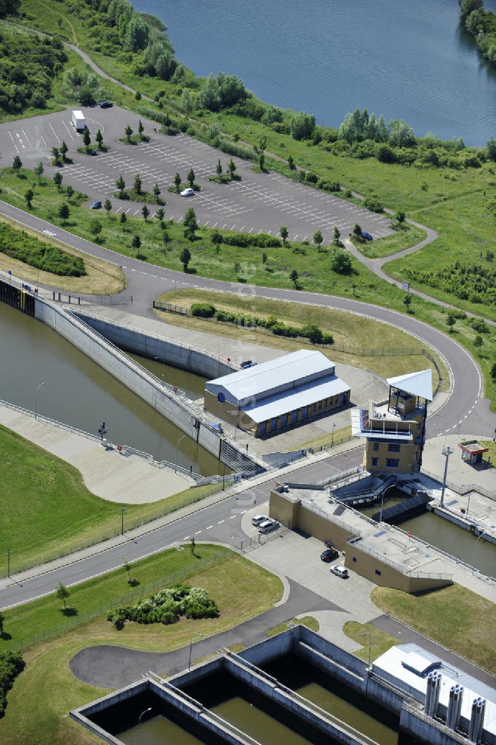 Luftaufnahme Rothensee - Schleuse Rothensee am Wasserstrassenkreuz Magdeburg