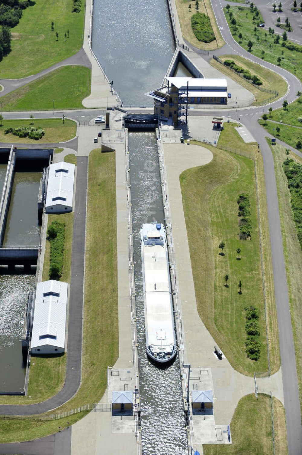 Luftbild Rothensee - Schleuse Rothensee am Wasserstrassenkreuz Magdeburg