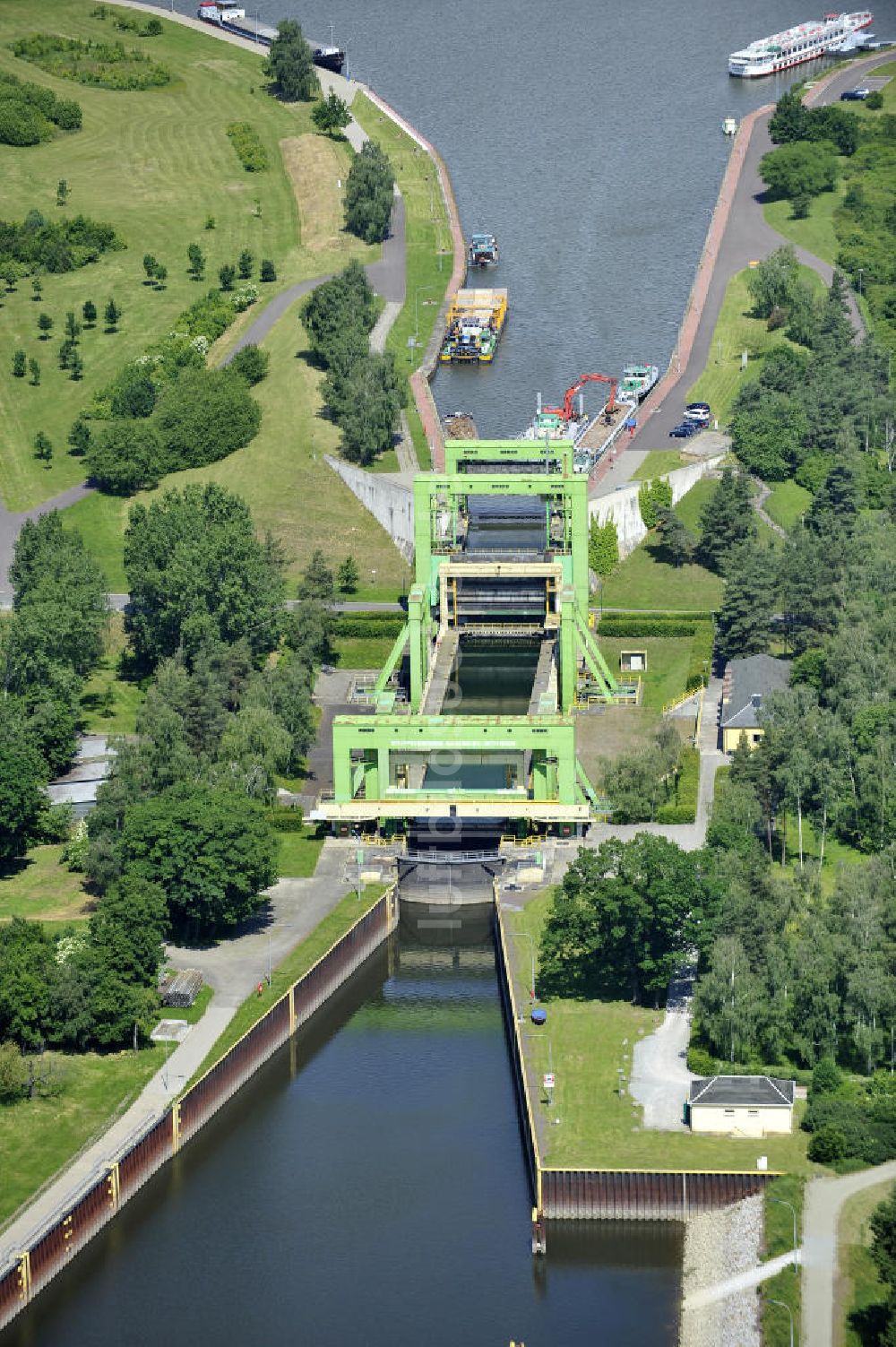 Luftaufnahme Rothensee - Schleuse Rothensee am Wasserstrassenkreuz Magdeburg