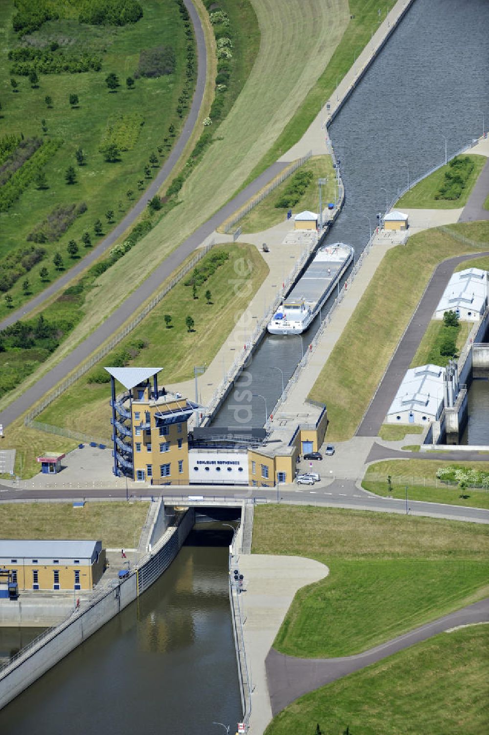 Rothensee von oben - Schleuse Rothensee am Wasserstrassenkreuz Magdeburg