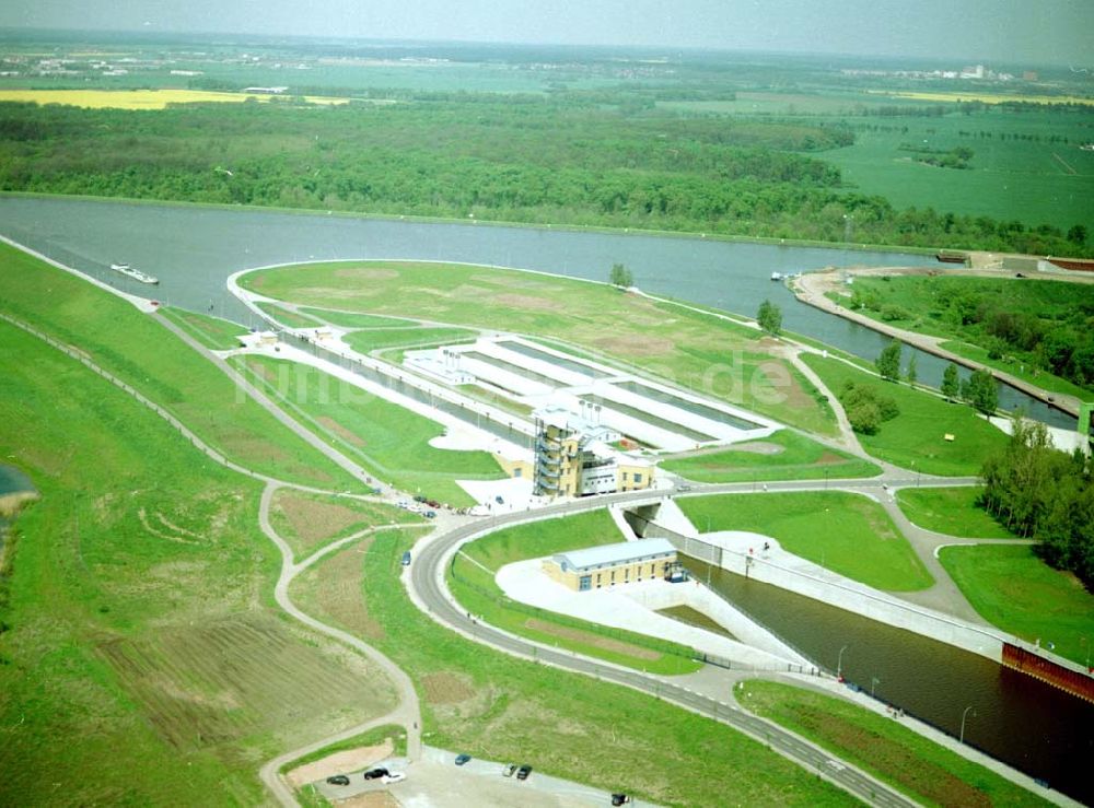 Rothensee von oben - Schleuse Rothensee am Wasserstraßenkreuz Magdeburg.