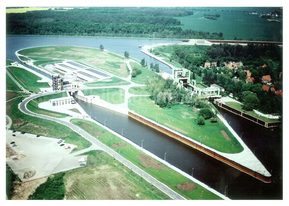 Rothensee aus der Vogelperspektive: Schleuse Rothensee am Wasserstraßenkreuz Magdeburg.