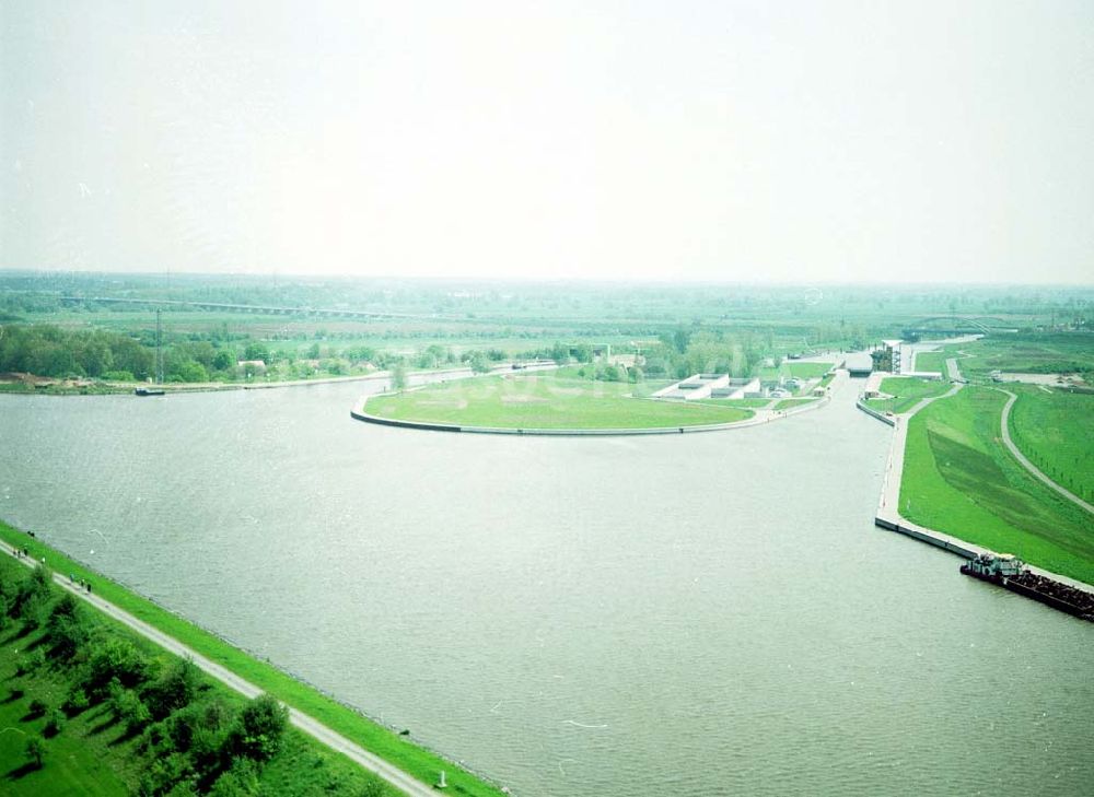 Luftaufnahme Rothensee - Schleuse Rothensee am Wasserstraßenkreuz Magdeburg.