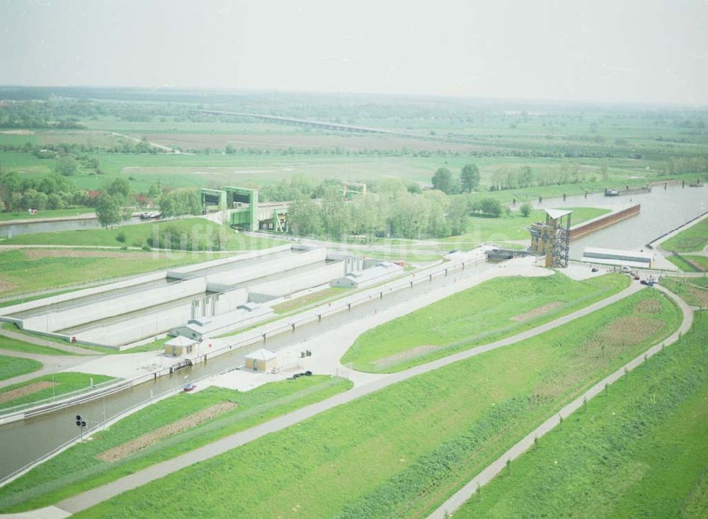 Luftbild Rothensee - Schleuse Rothensee am Wasserstraßenkreuz Magdeburg.