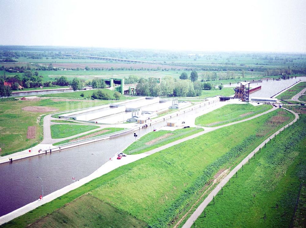 Luftaufnahme Rothensee - Schleuse Rothensee am Wasserstraßenkreuz Magdeburg.