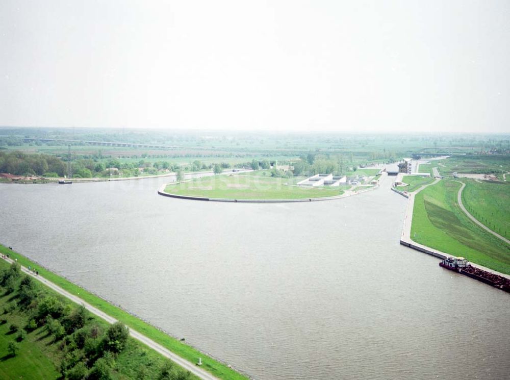 Rothensee von oben - Schleuse Rothensee am Wasserstraßenkreuz Magdeburg.