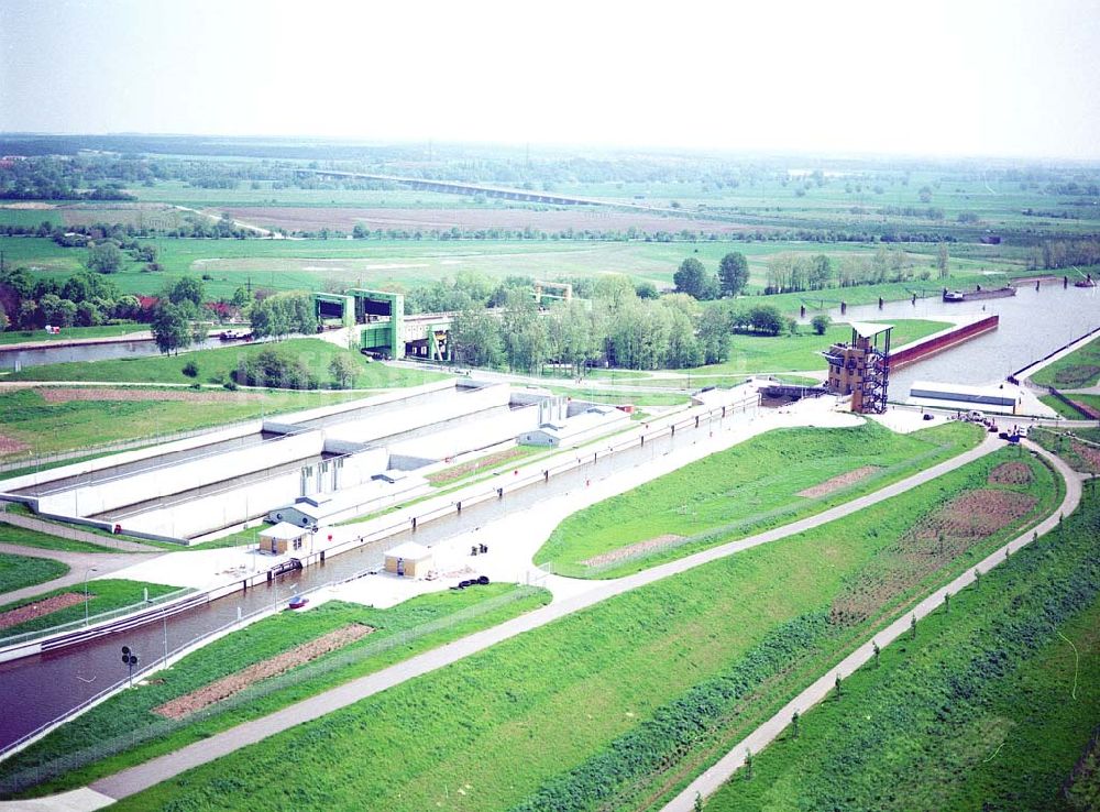 Luftbild Rothensee - Schleuse Rothensee am Wasserstraßenkreuz Magdeburg.