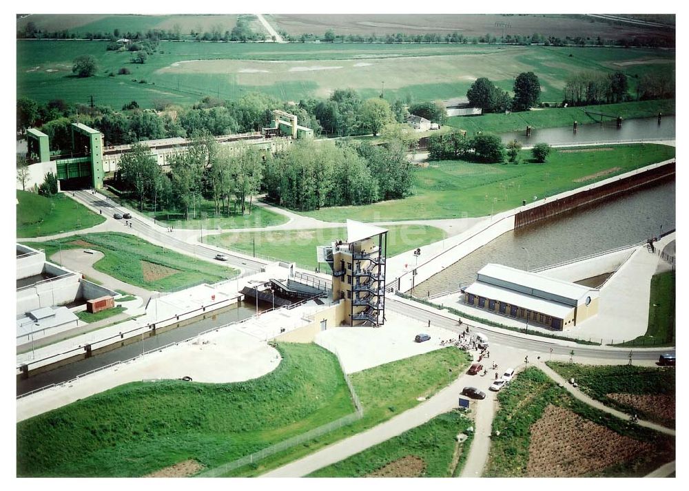 Rothensee aus der Vogelperspektive: Schleuse Rothensee am Wasserstraßenkreuz Magdeburg.