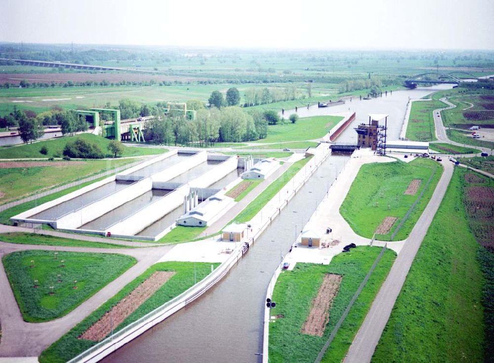 Luftbild Rothensee - Schleuse Rothensee am Wasserstraßenkreuz Magdeburg.