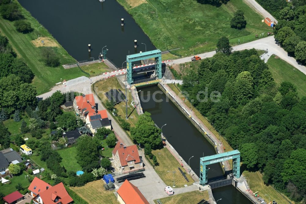 Luftbild Calbe (Saale) - Schleuse mit Schleusen-Brücke in Calbe (Saale) im Bundesland Sachsen-Anhalt