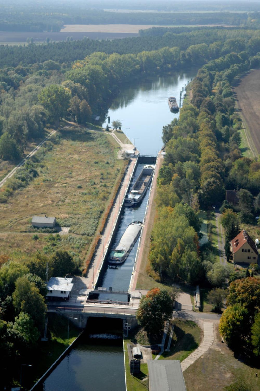 Luftbild Zerben - Schleuse und Schleusenbrücke Zerben