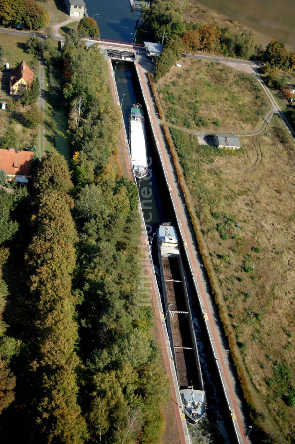 Luftaufnahme Zerben - Schleuse und Schleusenbrücke Zerben