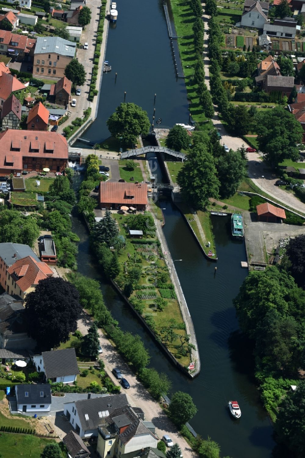 Plau am See aus der Vogelperspektive: Schleuse mit Wehr in Plau am See im Bundesland Mecklenburg-Vorpommern