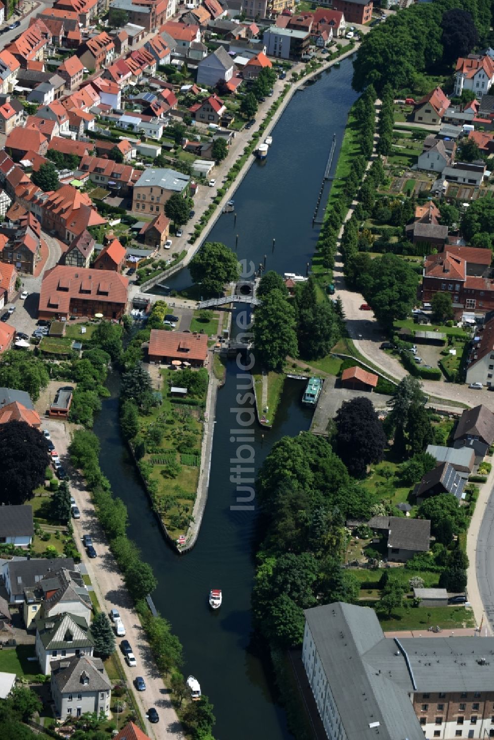 Luftbild Plau am See - Schleuse mit Wehr in Plau am See im Bundesland Mecklenburg-Vorpommern