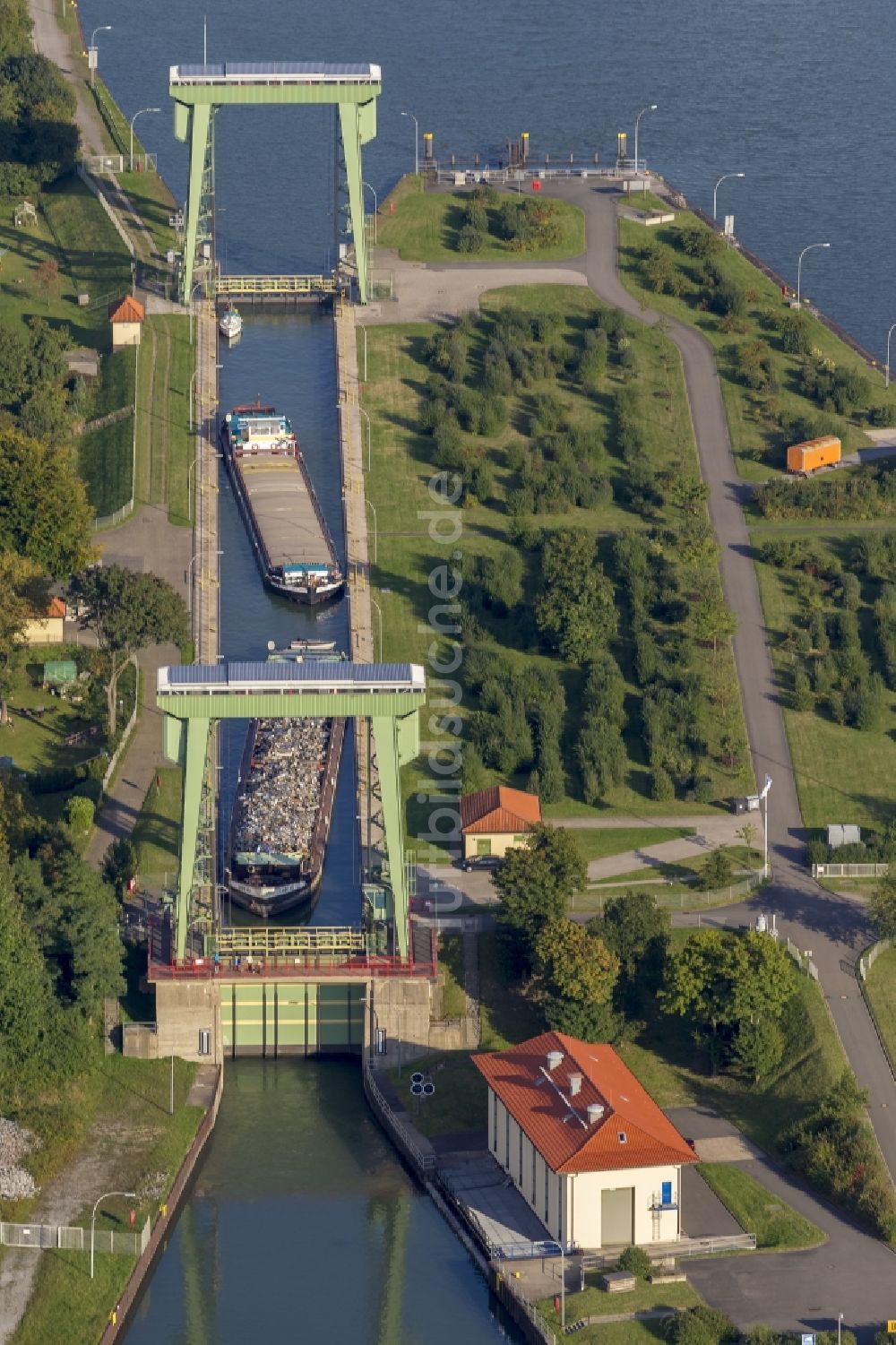 Dorsten von oben - Schleuse am Wesel-Datteln-Kanal bei Dorsten im Ruhrgebiet in Nordrhein-Westfalen