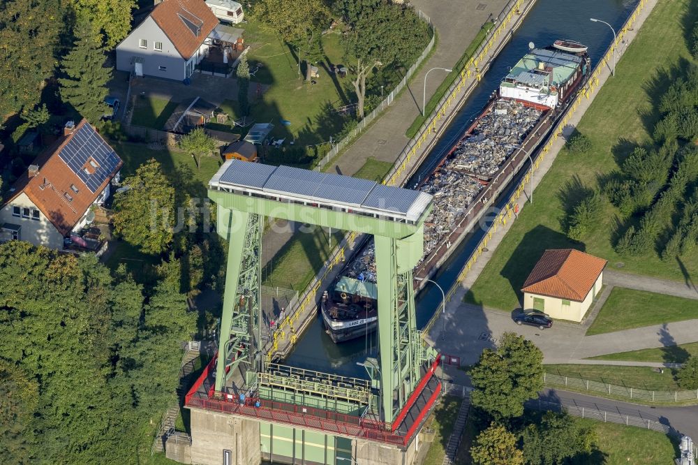 Dorsten von oben - Schleuse am Wesel-Datteln-Kanal bei Dorsten im Ruhrgebiet in Nordrhein-Westfalen